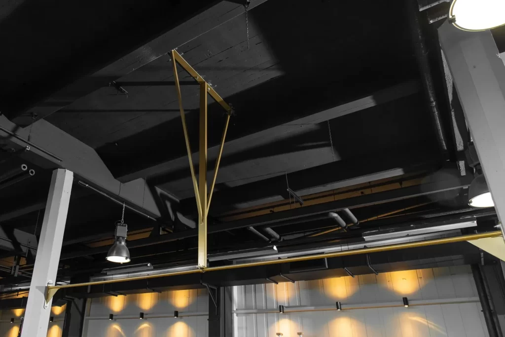 Freestylebar aan het plafond