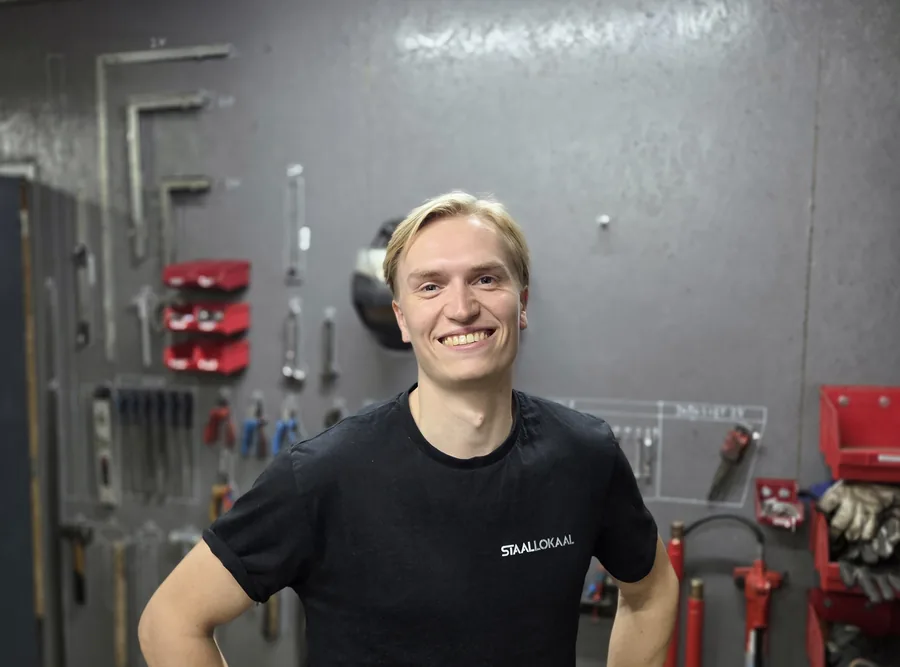 Bob Varwijk van Staallokaal in de werkplaats